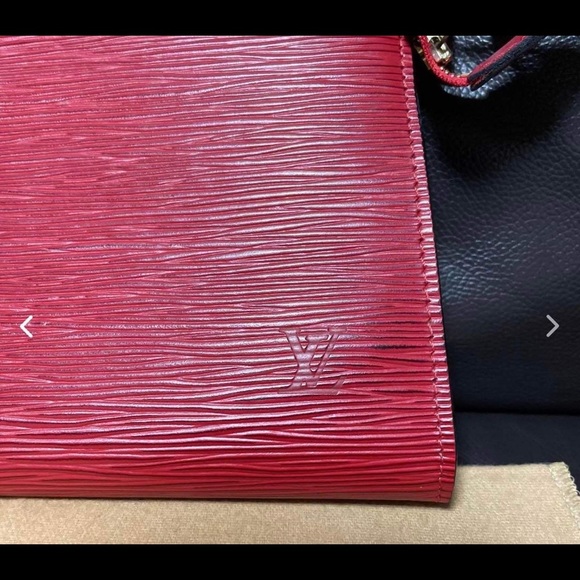 Vintage Louis Vuitton Epi Leather purse - Picture 5 of 5